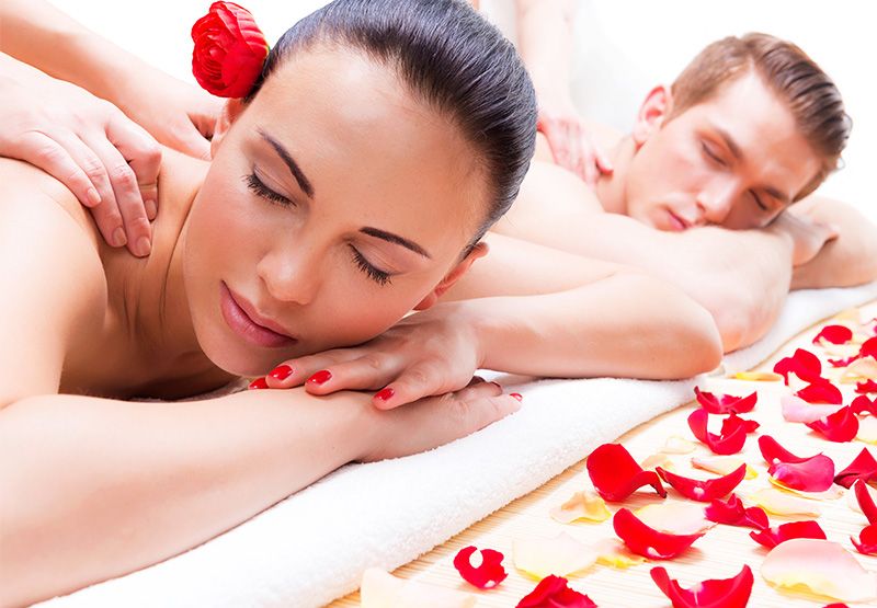 Couples massage atmosphere